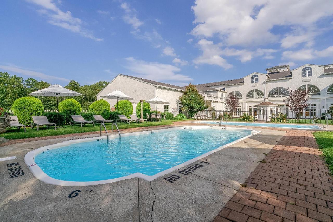 Chateau Renault Egg Harbor City Exterior photo