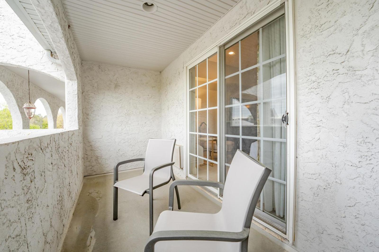 Chateau Renault Egg Harbor City Exterior photo